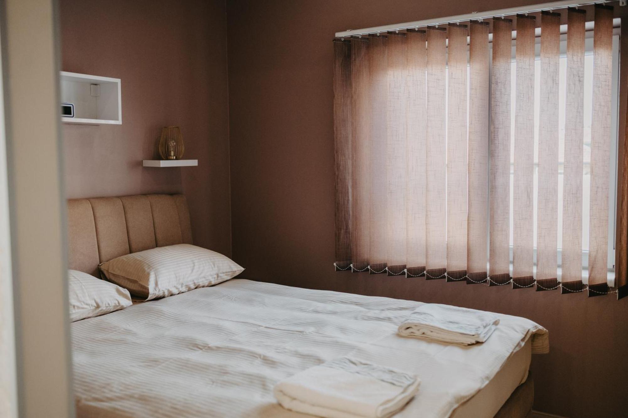 Prenociste Park Bed & Breakfast Modrica Екстериор снимка