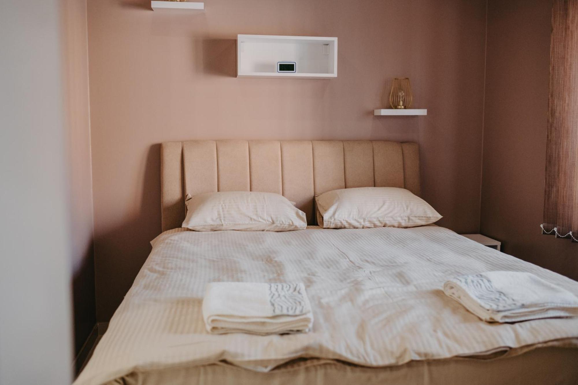 Prenociste Park Bed & Breakfast Modrica Екстериор снимка