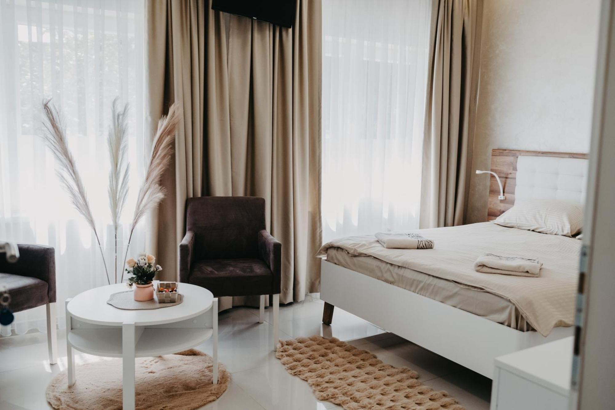 Prenociste Park Bed & Breakfast Modrica Екстериор снимка