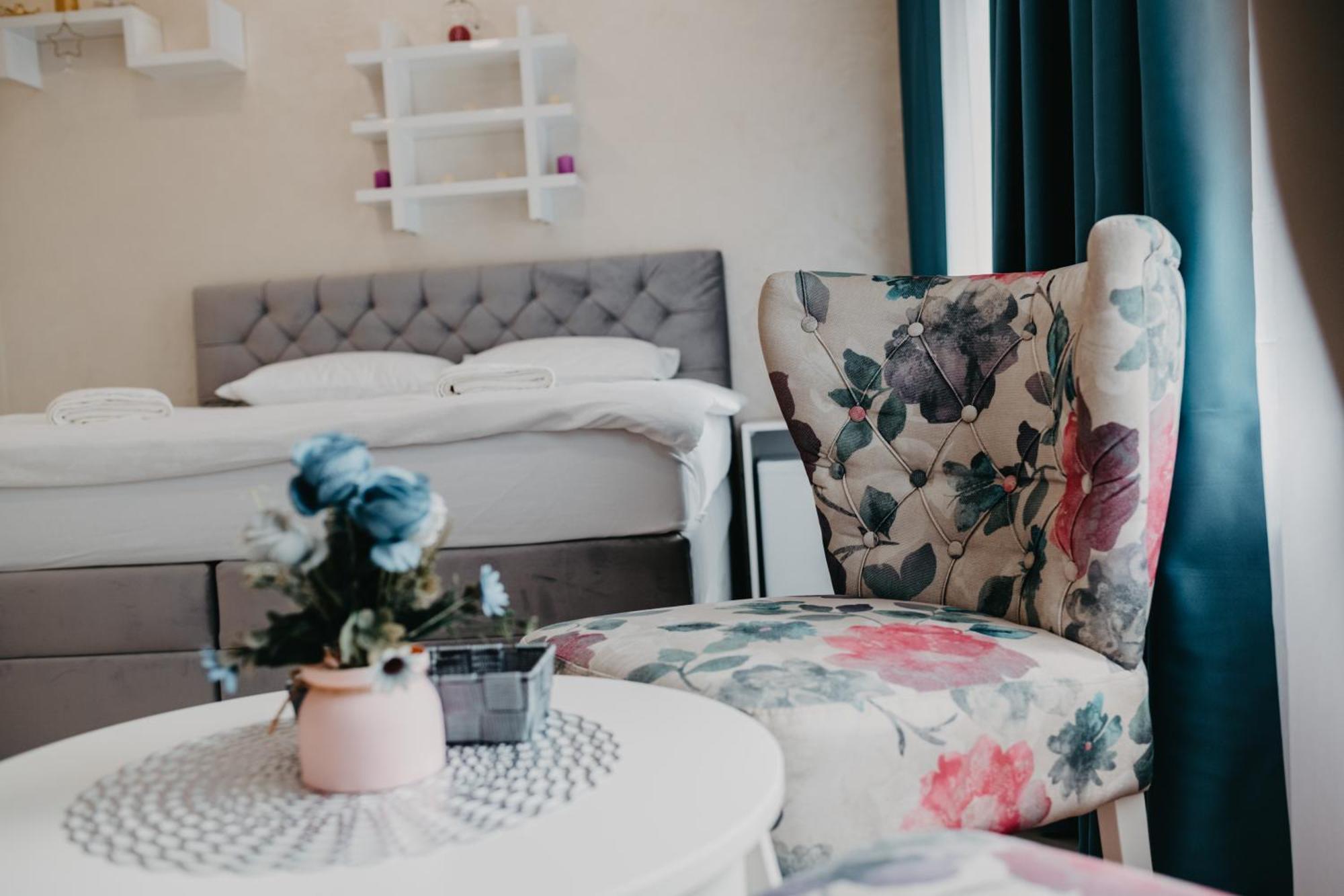 Prenociste Park Bed & Breakfast Modrica Екстериор снимка