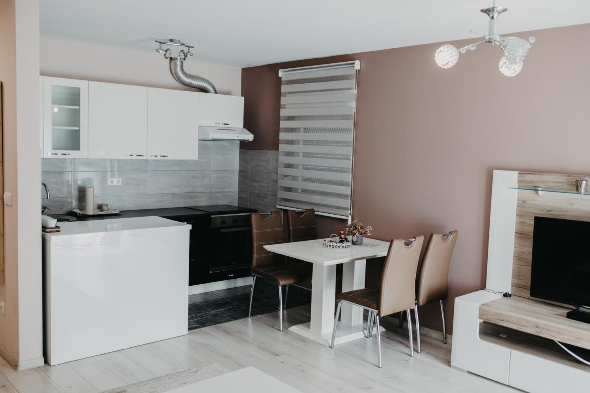 Prenociste Park Bed & Breakfast Modrica Екстериор снимка