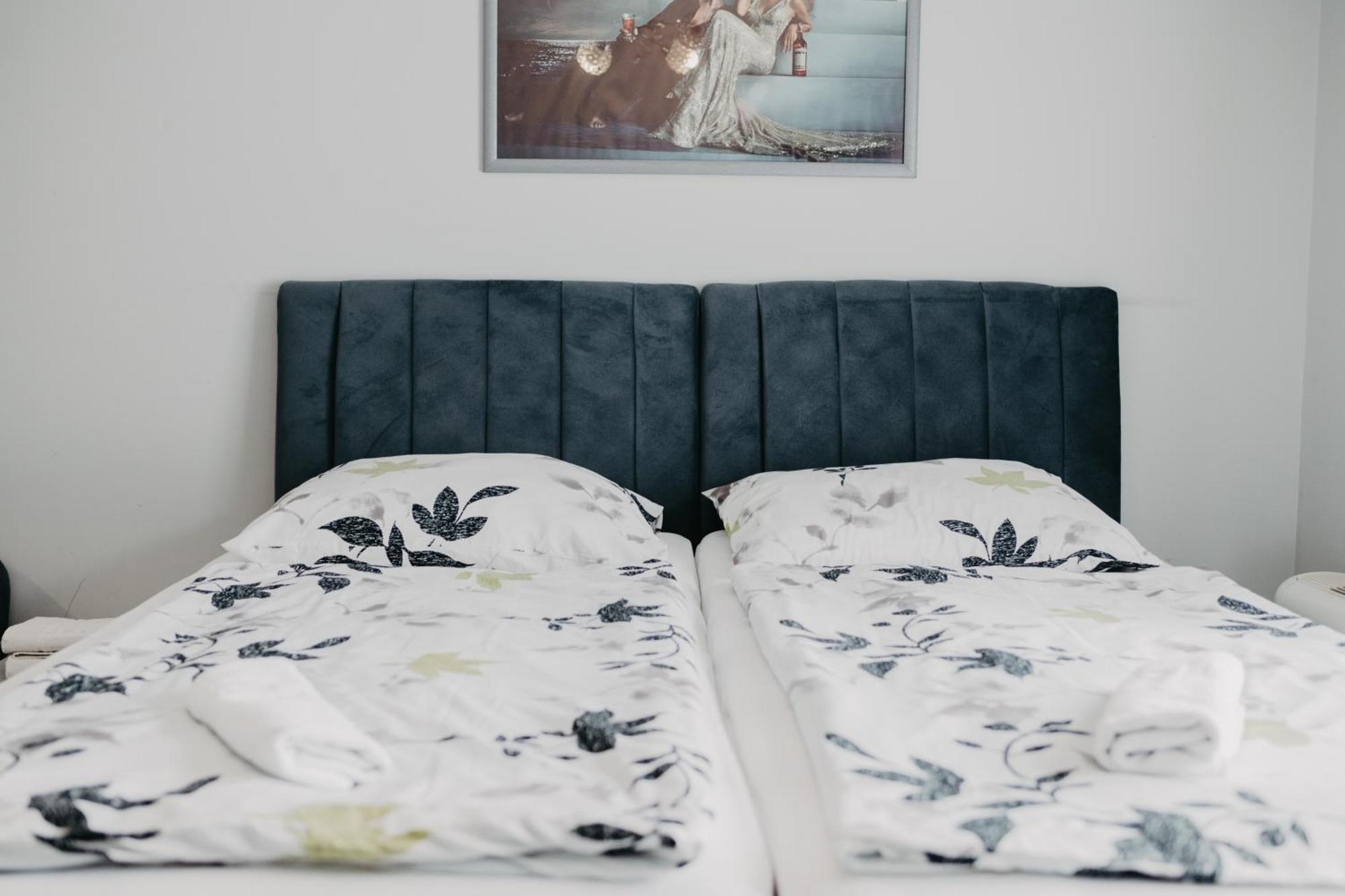 Prenociste Park Bed & Breakfast Modrica Екстериор снимка