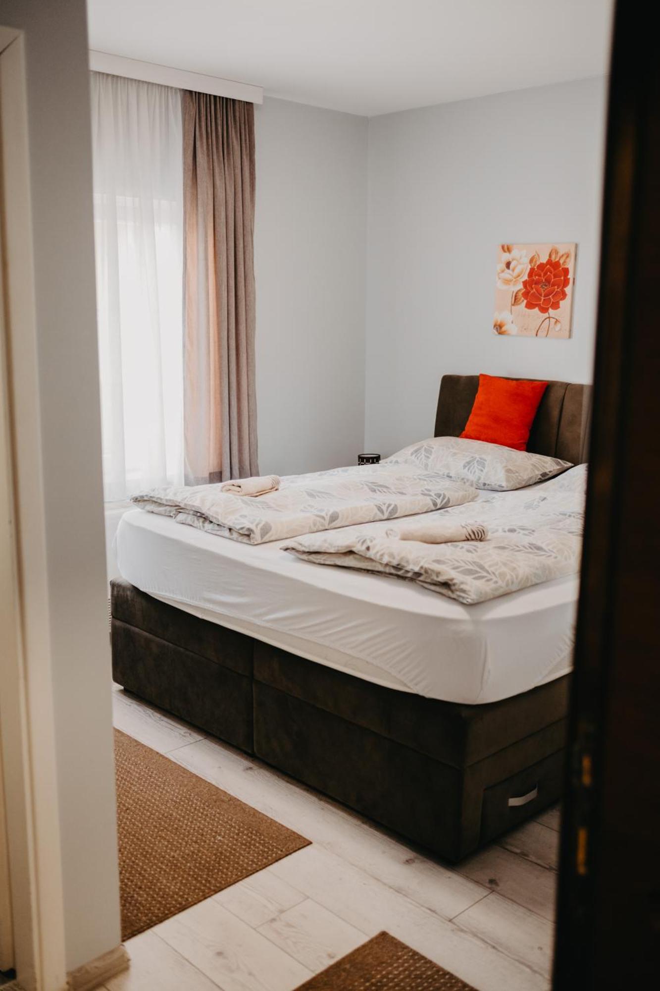 Prenociste Park Bed & Breakfast Modrica Екстериор снимка